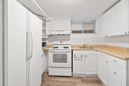 For Lease - 33 St John's Road Unit# Basement, Toronto, Ontario - Photo 3