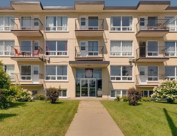 Le Fontainebleau Apartments | 2415 Chemin Sainte-Foy, Quebec - Photo 1