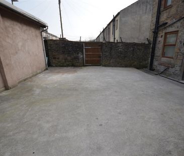 Blackburn Road, Hollins Grove, Darwen - Photo 4