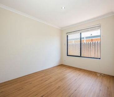 **Spacious 5 Bedroom Family Home, Moments from Flora Reserve** - Photo 3