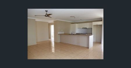 4 Bedroom Home in Oakdale Heights - Photo 2