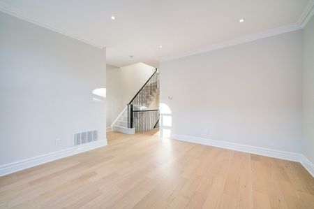 For Lease - 34 Marlborough Avenue, Toronto, Ontario - Photo 2