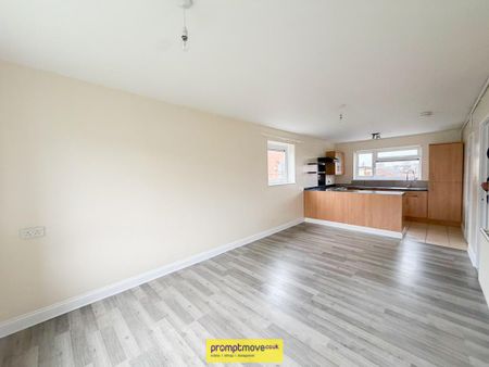 2 bedroom flat to rent - Photo 2