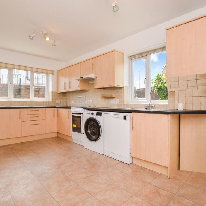 2 bedroom semi-detached house to rent - Photo 1