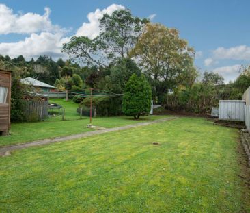 A refreshed decor and easy location! - Photo 2