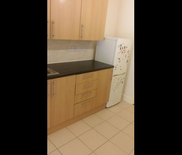 Studio Flat, Mitcham Road, CR0 - Photo 2