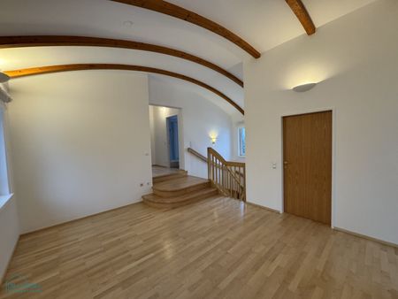 SCHÖNES EINFAMILIENHAUS MIT GARTEN UND POOL - Foto 5