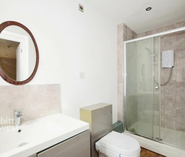 2 bedroom ground floor flat to rent - Photo 5