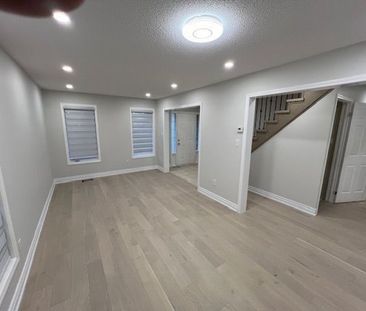 For Lease - 3036 Abernathy Way, Oakville, Ontario - Photo 3