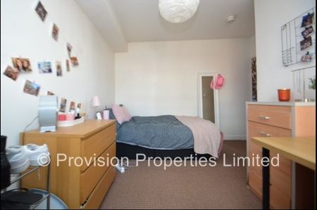 4 Bedroom Student Lets in Leeds - Photo 5