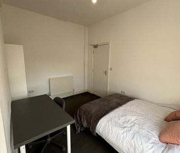 5 bedroom house of multiple occupation to rent - Photo 2