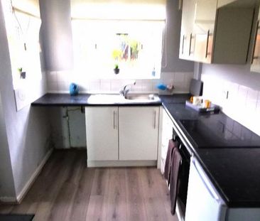 2 bedroom semi-detached house to rent - Photo 3