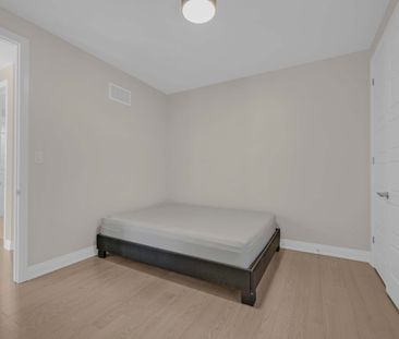 For Lease - 3255 Harasym Trail, Oakville, Ontario - Photo 6