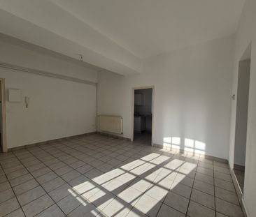 Location Appartement 4 pièces 94m² ST OMER 62500 - Photo 2