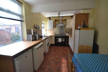 4 bedroom terraced house to rent - Photo 4