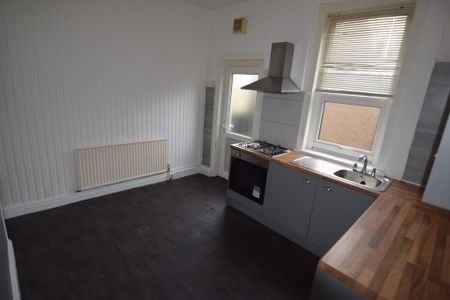 To Let 2 Bed End Terraced House - Photo 5