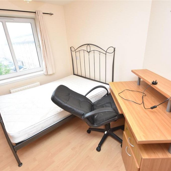 4 bedroom flat to rent - Photo 1