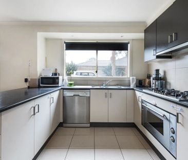 Modern Townhouse in quiet Spring Gully location. - Photo 2