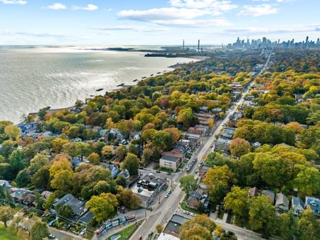 For Lease - 184 Neville Park Boulevard, Toronto, Ontario - Photo 2