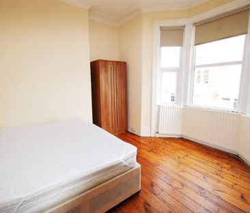 5 Bed - Tavistock Road, Jesmond - Photo 2