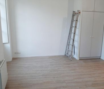 Location Appartement 2 pièces 32m² BORDEAUX 33000 - Photo 3