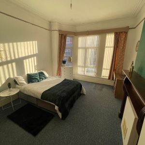 Room in a Shared House, Ash Grove, M14 - Photo 2