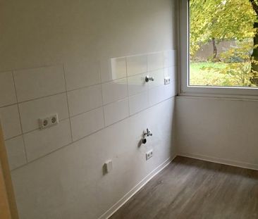 Etwas besonderes: ansprechende 2-Zimmer-Wohnung im Erdgeschoss mit Balkon in Sanierungsphase - Photo 1