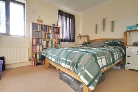 2 bedroom terraced house to rent - Photo 4