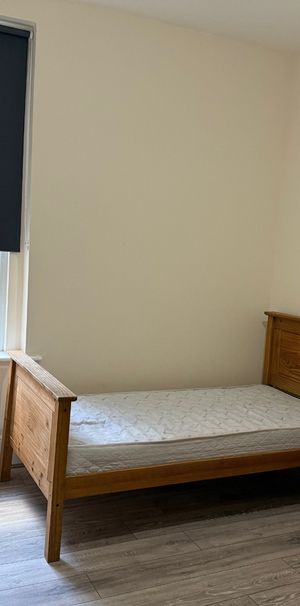 Room in a Shared House, Friern Barnet Road, N11 - Photo 1