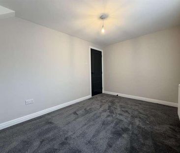 High Street, Neston, CH64 - Photo 3