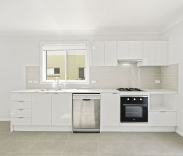 FOUR BEDROOM TOWNHOUSE - Photo 5