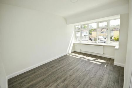 Dean Drive, Stanmore, HA7 - Photo 4