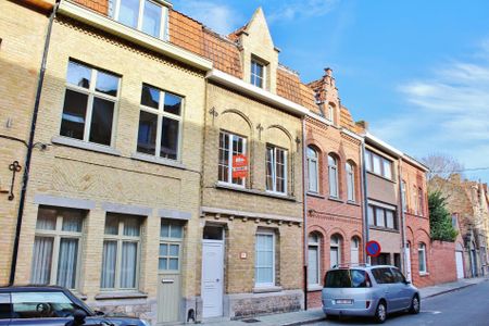 Rijwoning met koer op wandelafstand van de markt - Photo 2