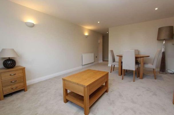 King George Avenue, Petersfield, Hampshire, GU32 - Photo 1