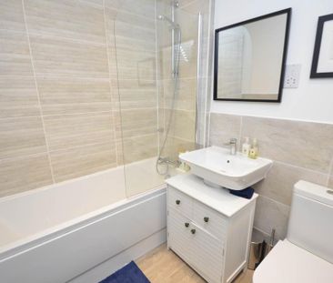 3 bedroom semi-detached house to rent - Photo 3