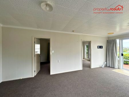 Tidy 3-Bed Home in Sought-After Stanmore Bay - Photo 2
