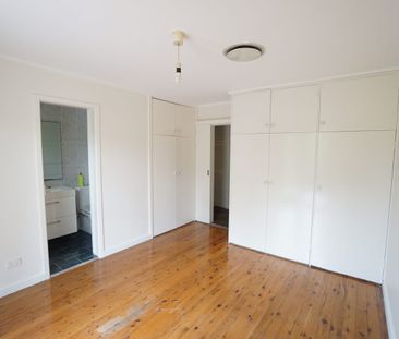 Private, convenient, high side house - Photo 1