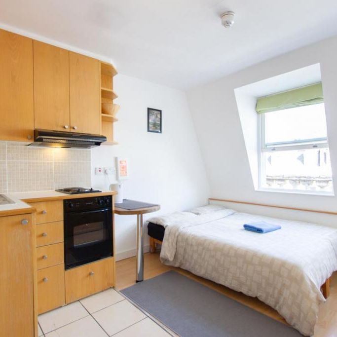 Studio to rent - Photo 1