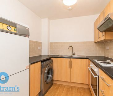 2 bed Flat for Rent - Photo 5
