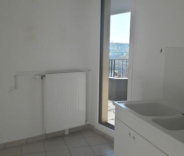 location Appartement T5 DE 95.65m² À MASSY - Photo 3