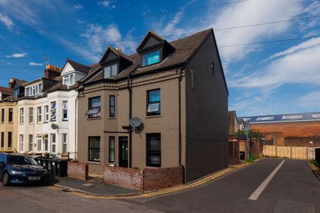 1 bed house / flat share to rent in Lytton Road, Bournemouth, BH1 - Photo 5