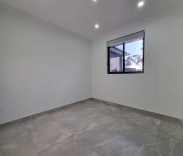 2 Bedroom Flat! Water Usage Included! - Photo 2