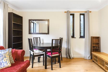 Quadrangle Close, Leroy Street, London, SE1 4SQ - Photo 2