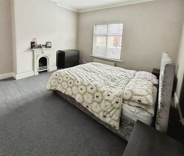 Grove Road, Nuneaton - Photo 2