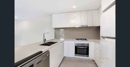 Near New 3 Bedroom Apartment!!! Luxury Living!!! - Photo 5