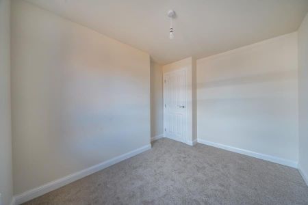 Ilex Drive, Fiddington Fields, Tewkesbury, Gloucestershire - Photo 5