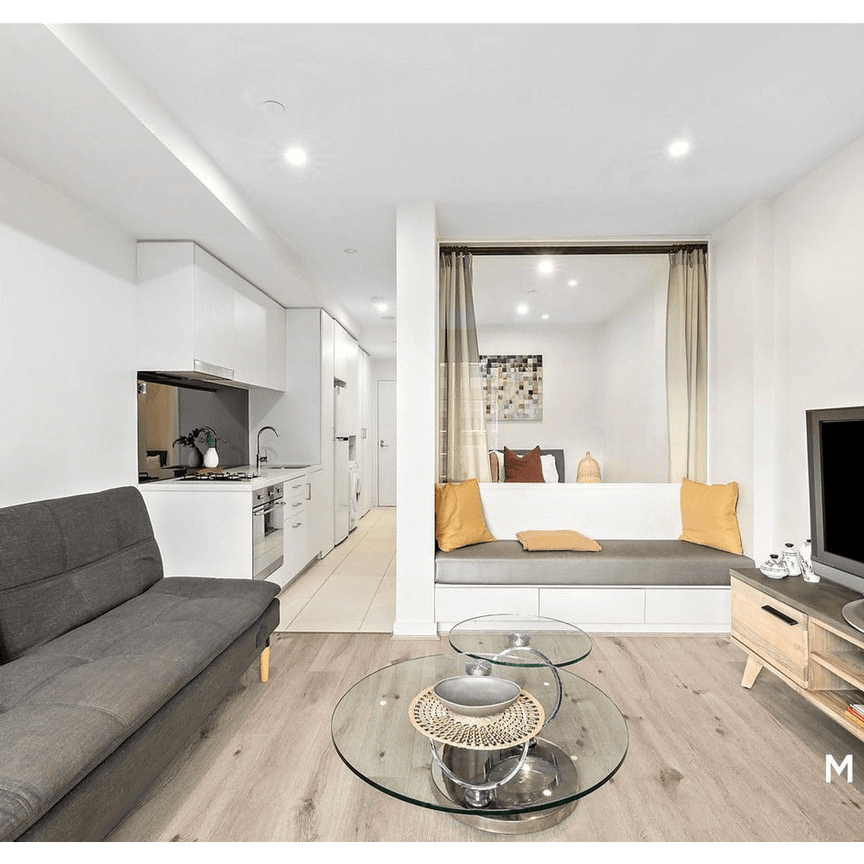 UNFURNISHED FLOORBOARD ONE BEDROOM APARTMENT LOCATED IN THE ARCHIVE - MELBOURNE CBD!!! - Photo 1