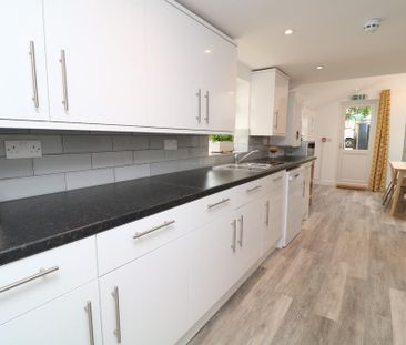 8 bedroom house share to rent - Photo 4
