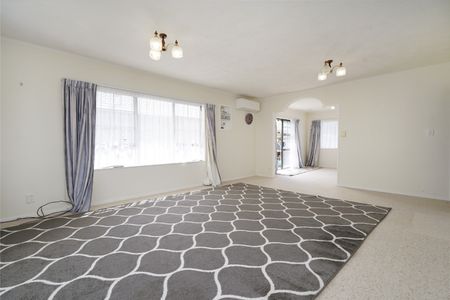 110 Oxford St, Tawa - Photo 3