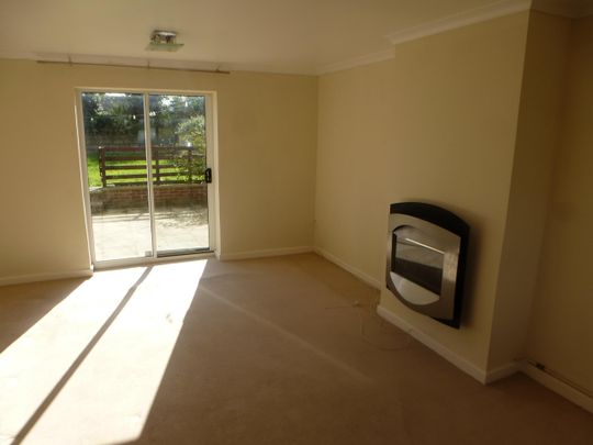 Anne Crescent, Salisbury, Durrington - Photo 1